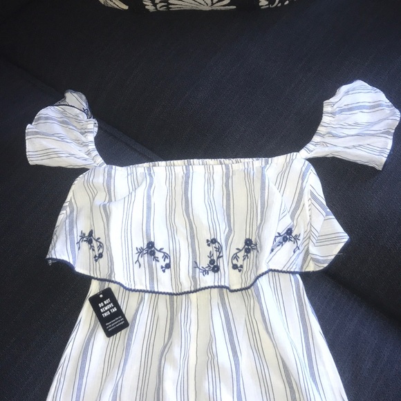 NWT Cotton Off Shoulder Express Dress Size Small - Picture 2 of 4